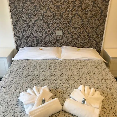 فندق مبيت وإفطار In Love فيرونا